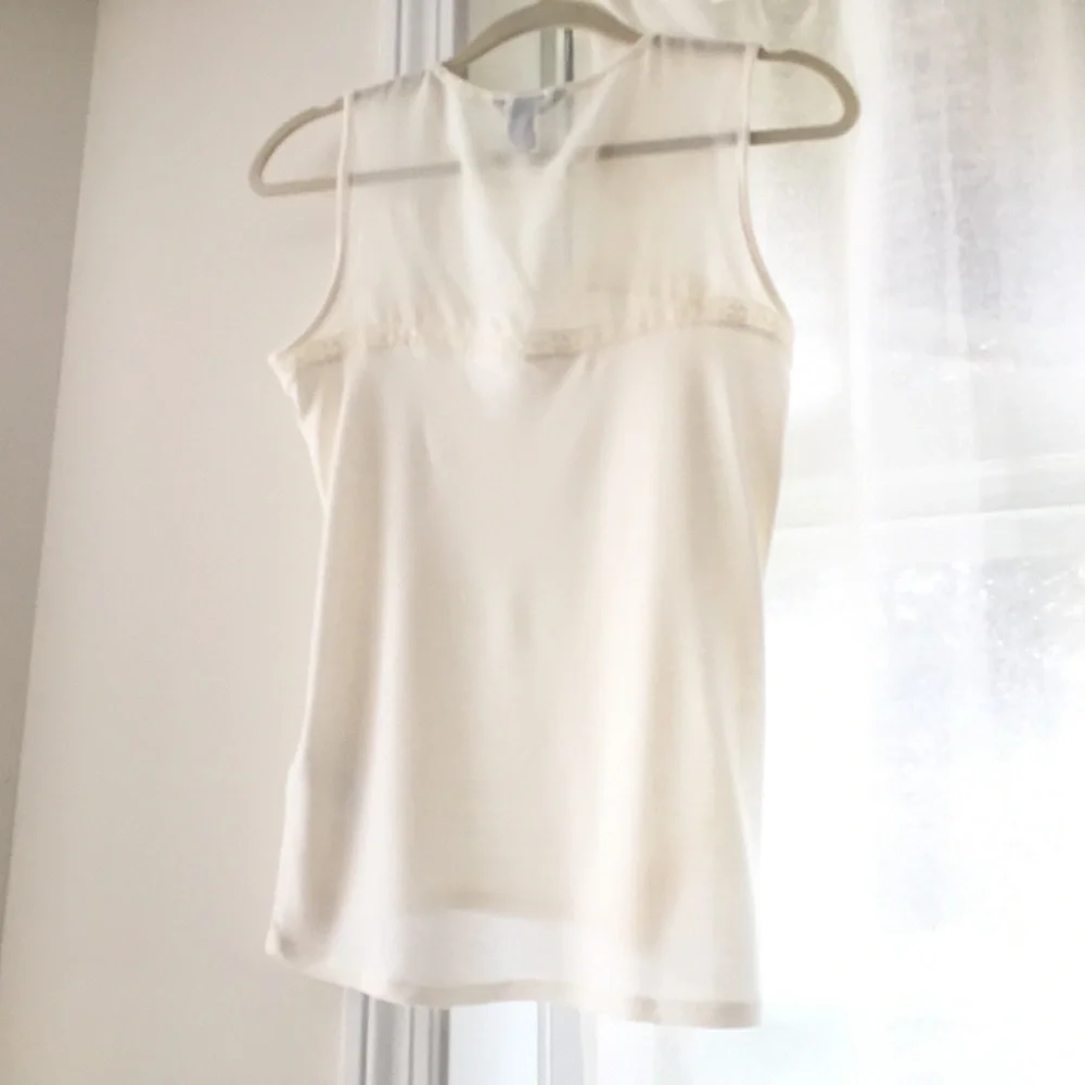 H&M lace sleeveless top - Picture 3 of 5